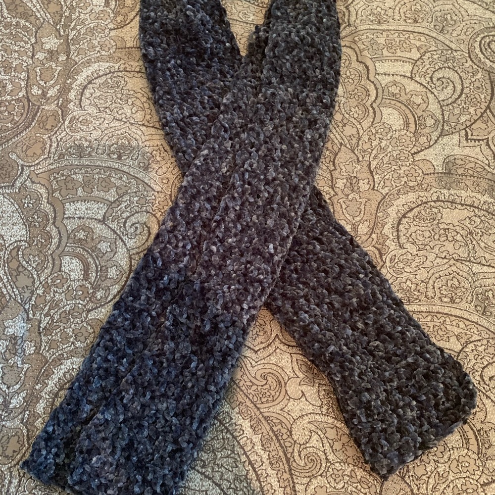 Scarf - Picture 2 of 4